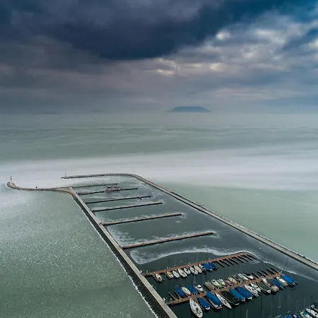 Homes In - Balaton 18356