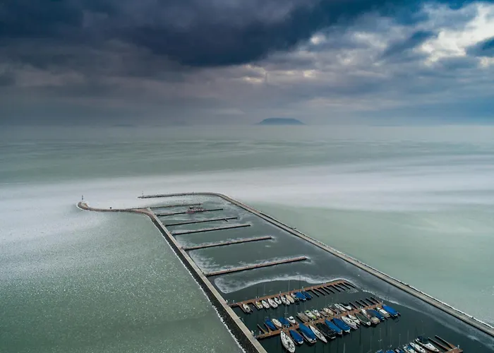 Homes In - Balaton 18356