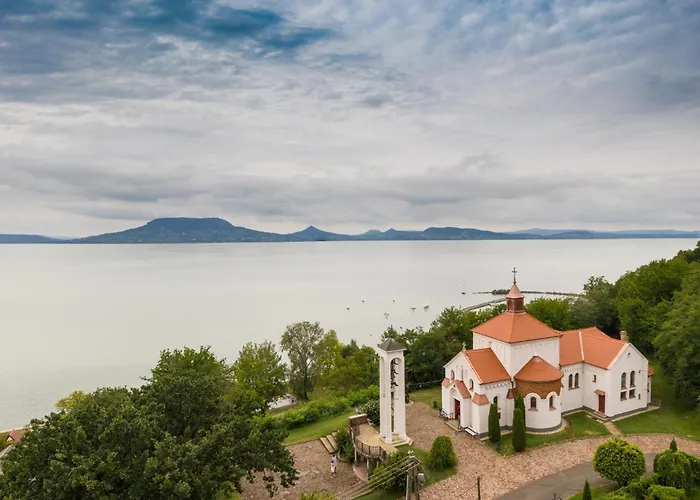 Homes In - Balaton 18356